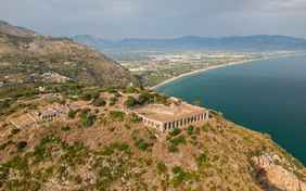 Ein Blick auf den Tempel des Jupiter Anxur von Terracina